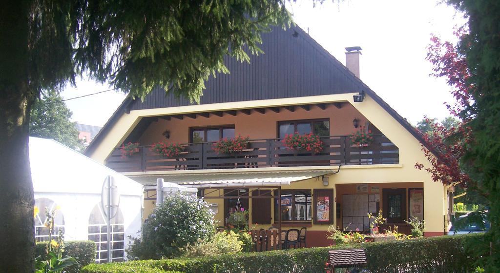 Camping Au Pays De Hanau Hotel Dossenheim-sur-Zinsel Buitenkant foto